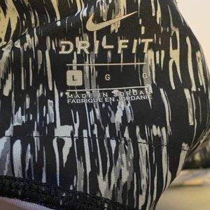 Nike crop compression leggings